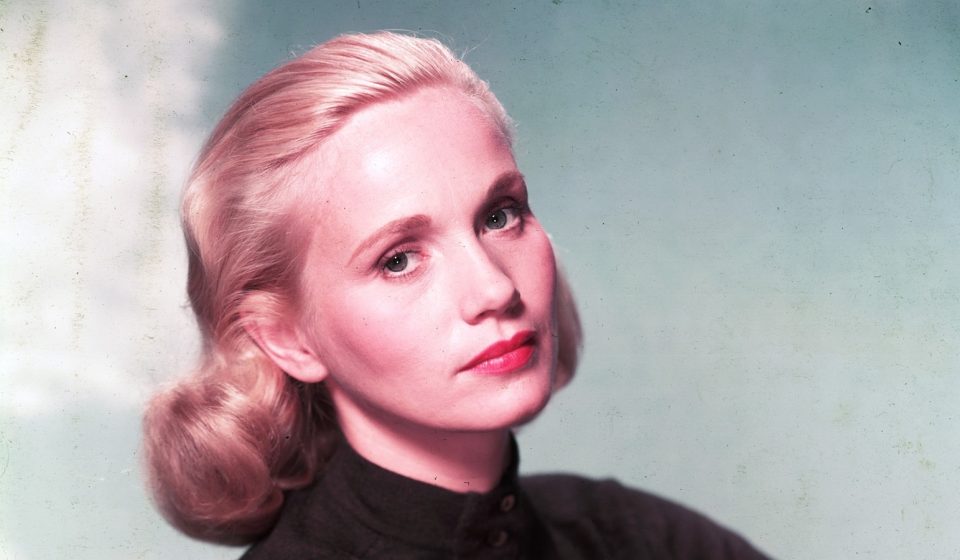 Eva Marie Saint, Star of 'North by Northwest,' 'On the Waterfront,' Dies at 102