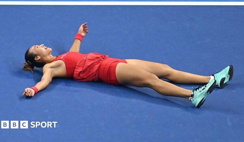 Zheng Qinwen makes history and sings karaoke after winning the China Open