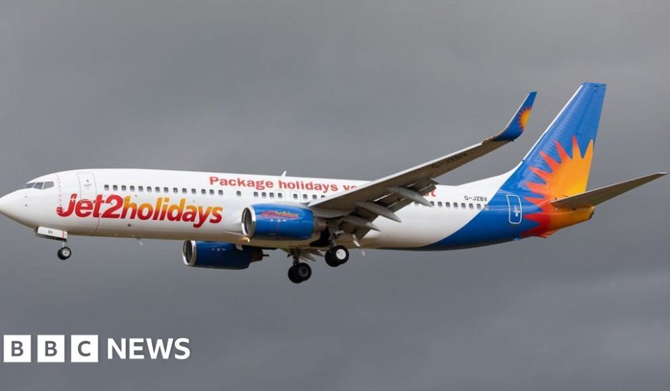 Storm Boelo sees passenger plane leave Birmingham airport runway – BBC News Africa Storm Boelo sees passenger plane leave Birmingham airport runway - BBC News Africa