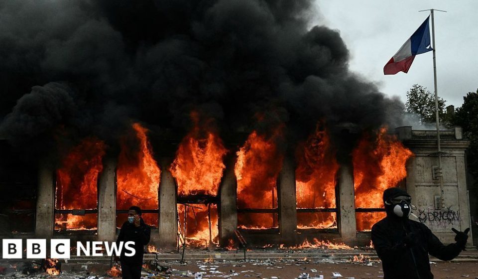 Weekend protests in France will be limited to union demonstrations, says Macron Weekend protests in France will be limited to union demonstrations, says Macron