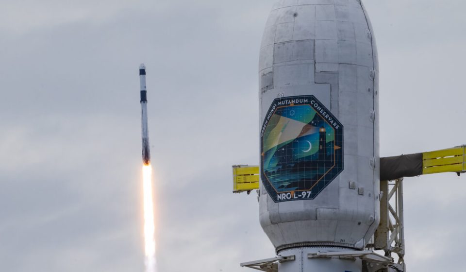 Rocket Report: SpaceX Completes Triple Launch; Rocket Lab lands a big contract