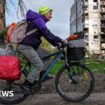 'The city is alive': brief peace in Kherson, but residents fear what's next - BBC