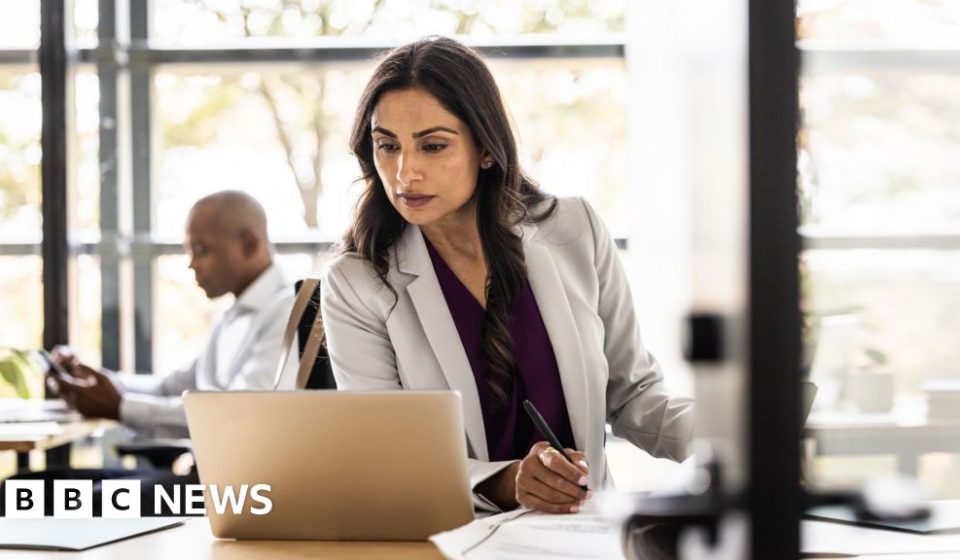 Workers should be able to know their colleagues’ salaries, rights body says – BBC Workers should be able to know their colleagues' salaries, rights body says – BBC