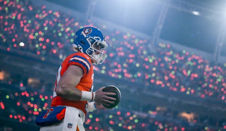 Denver Broncos vs. Seattle Seahawks: Week 6 Live Fan Chat Denver Broncos vs. Seattle Seahawks: Week 6 Live Fan Chat