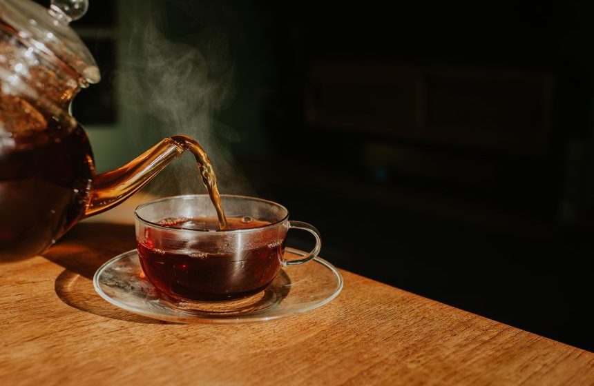 How much tea to drink for heart health – and at what temperature