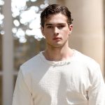 'Lookmaxxing' collarbone streamer should be brought to justice for rape
