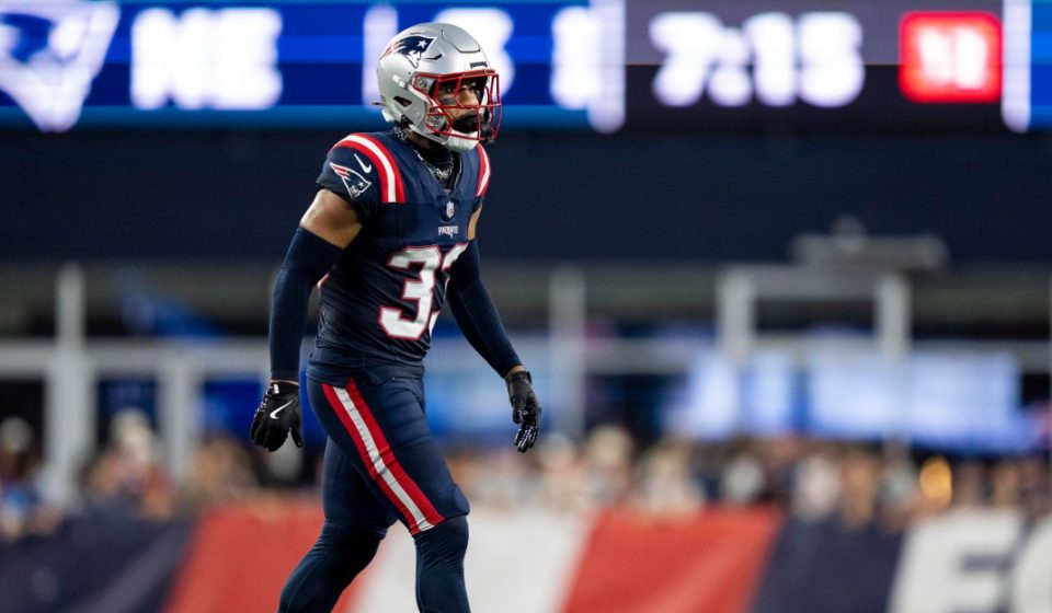What Mike Brown's 53-man roster signing means for the Patriots