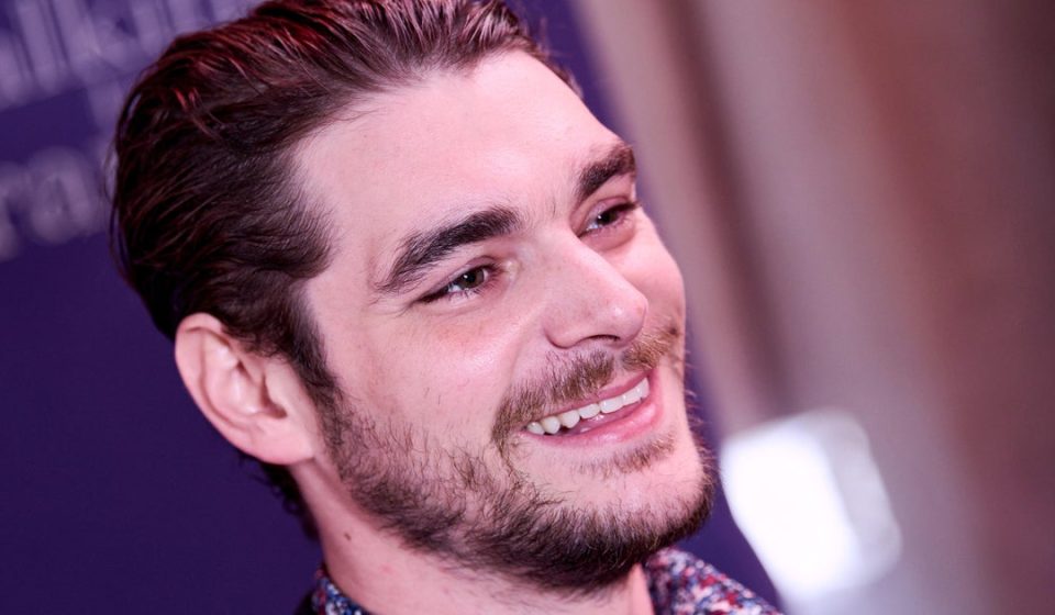 'Breaking Bad' Actor RJ Mitte Dies at 34 - CBS News