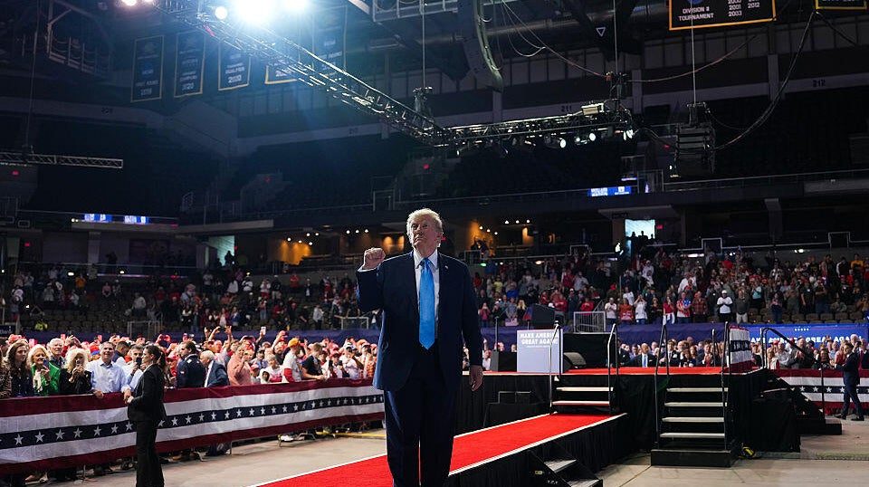 At midterm campaign stop in Kentucky, Trump says he 'can do incredible things'