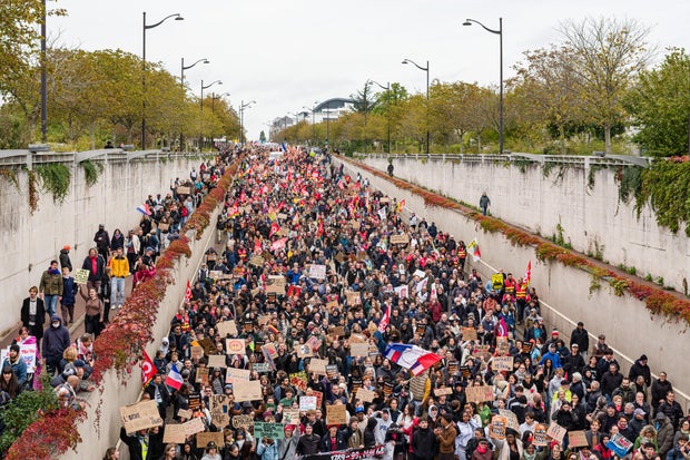 French police fire tear gas, arrest dozens as country prepares for another weekend of protests