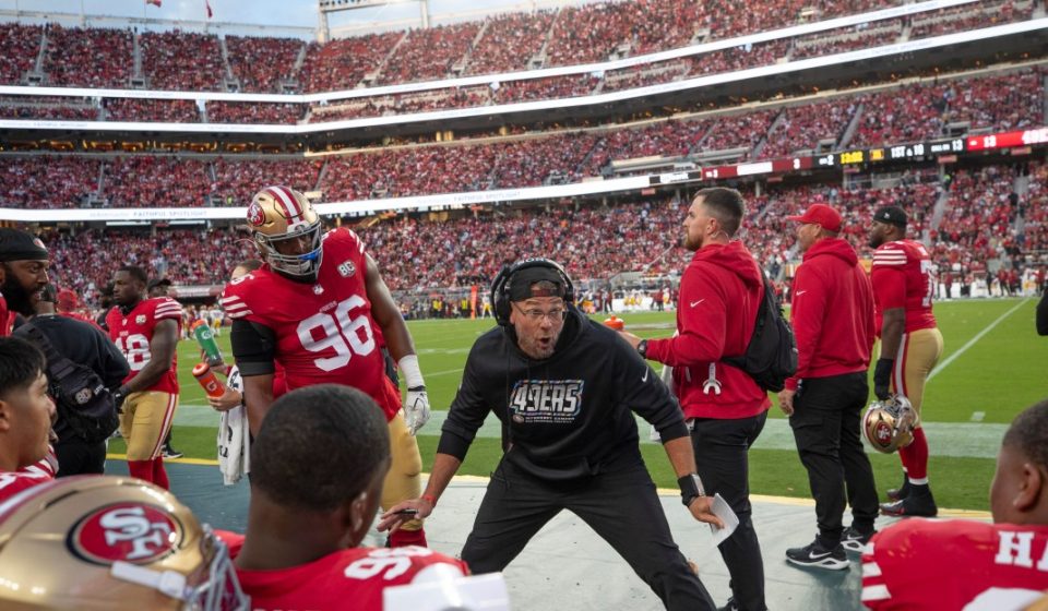 49ers Notes: Defensive line laid an egg; Secondary struggles continue 49ers Notes: Defensive line laid an egg; Secondary struggles continue