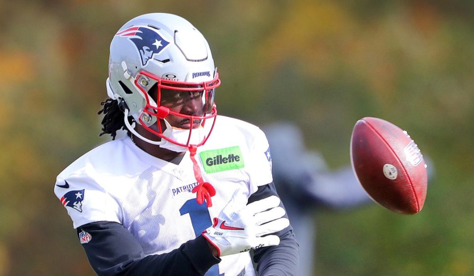 Patriots coaches aren't sounding the alarm on AJ Brown