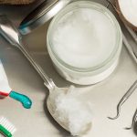 What Experts Say About the Viral Oil Pulling Trend