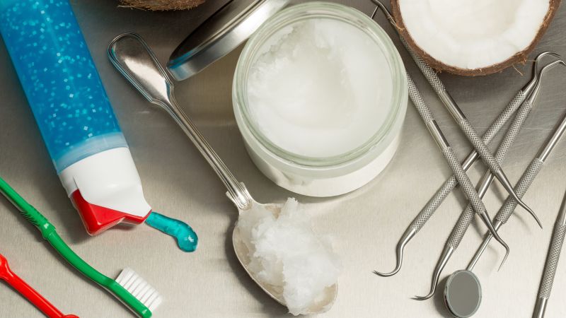 What Experts Say About the Viral Oil Pulling Trend