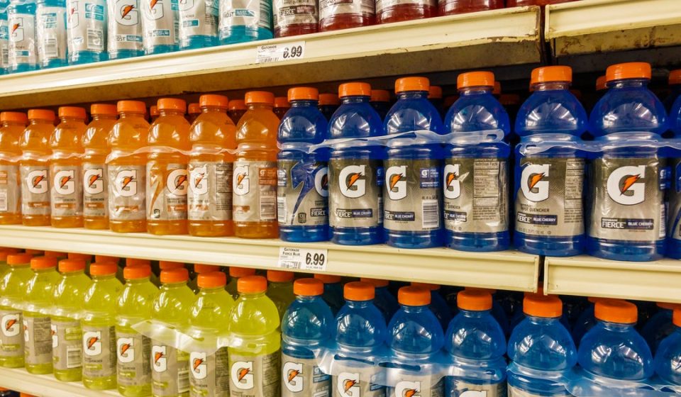PepsiCo recalls 122,000 cases of Gatorade due to undeclared colors