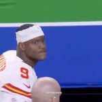 Kenneth Walker doesn't shake hands with former Seahawks teammates after loss