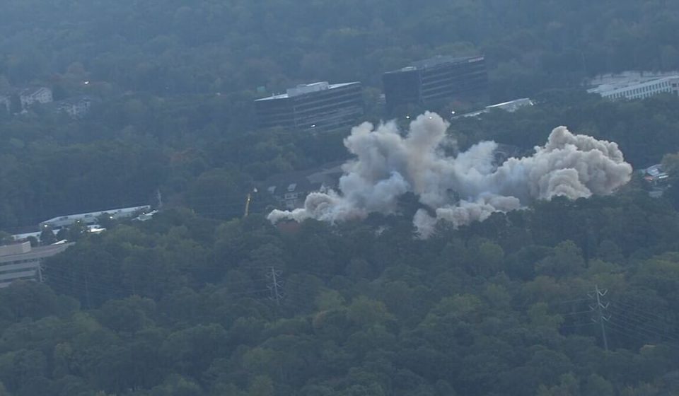 WATCH: 200-foot office tower imploded in seconds in metro Atlanta – WSB-TV Channel 2 WATCH: 200-foot office tower imploded in seconds in metro Atlanta – WSB-TV Channel 2