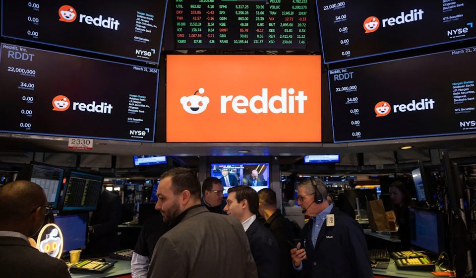 Reddit (and everyone else) faces a dark internet without Google traffic Reddit (and everyone else) faces a dark internet without Google traffic