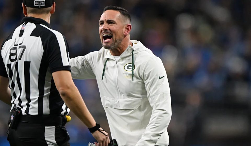 Questionable calls to Packers in loss to Lions seem to spark outrage everywhere but Detroit Questionable calls to Packers in loss to Lions seem to spark outrage everywhere but Detroit