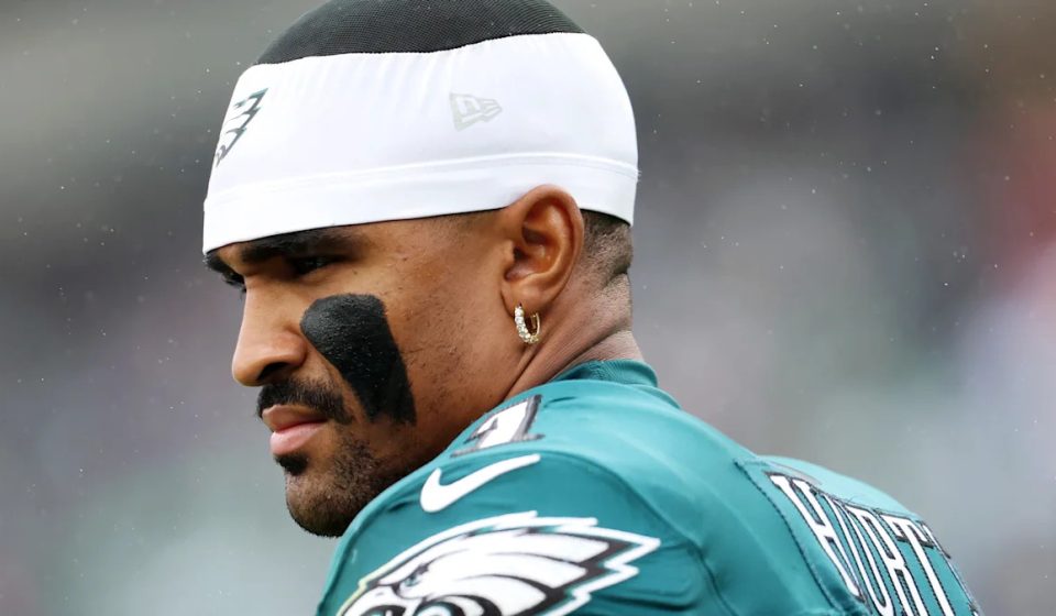 Eagles announce Jalen Hurts diagnosed with blood clots in lungs, reportedly out for 2026 season
