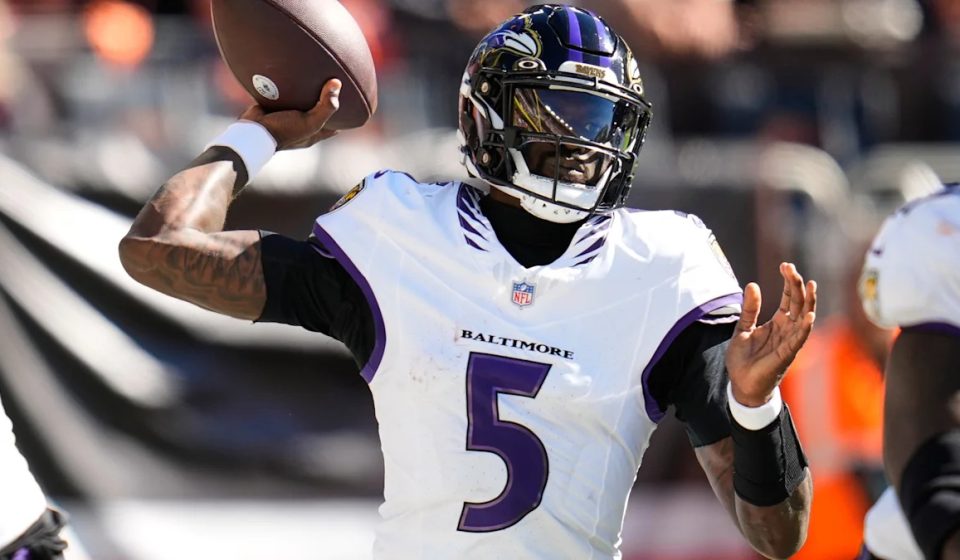 Browns move into first place with last-second field goal, as Ravens take another double-digit lead