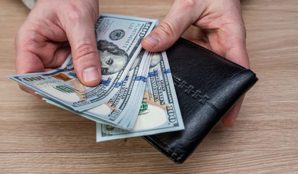 Consumer confidence falls to 5-month low as frustration mounts over rising costs