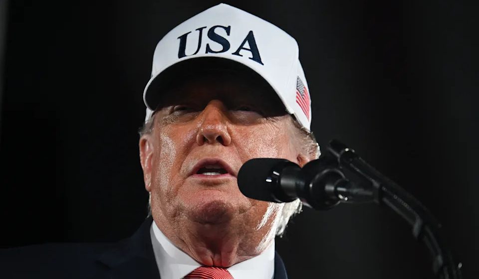 The 2026 midterm exams are less than 2 weeks away. Which party has the best chance of winning? Here's what the latest polls say.
