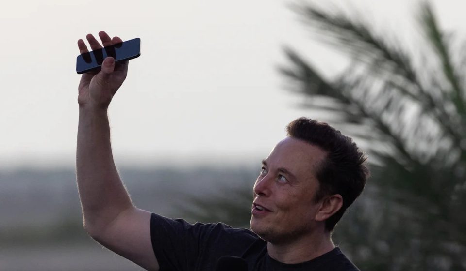 SpaceX's next Starlink move could crush AT&T, Verizon – and even Apple and Samsung