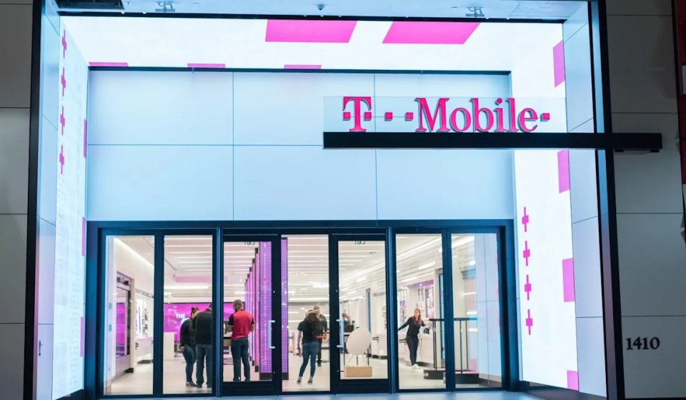 Telecom stocks fall as SpaceX eyes 80,000 cell sites: T-Mobile falls 5%, AT&T falls 4%, Verizon slips 3% Telecom stocks fall as SpaceX eyes 80,000 cell sites: T-Mobile falls 5%, AT&T falls 4%, Verizon slips 3%