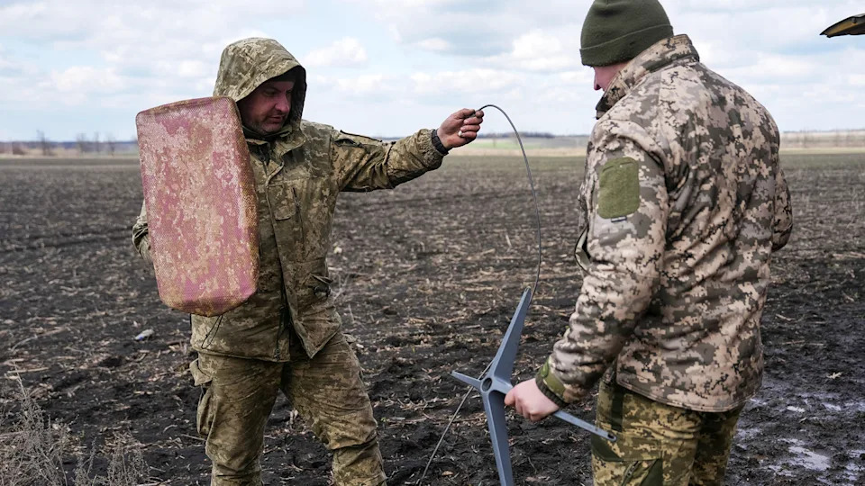 Starlink restrictions affecting Ukraine’s frontline operations, says kyiv Starlink restrictions affecting Ukraine's frontline operations, says kyiv