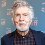 Julia Roberts pays tribute to 'Steel Magnolias' father Tom Skerritt on his death at 93