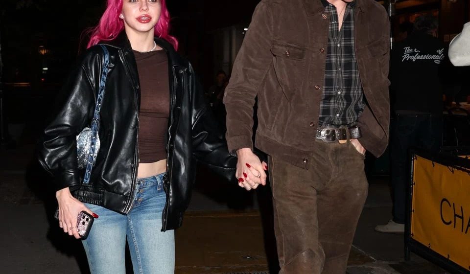 Adéla dines with her boyfriend in a surprisingly simple evening look