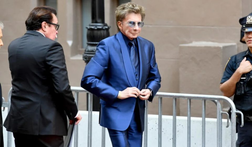 Barry Manilow leaves stage after two songs, cancels weekend concerts due to health concerns