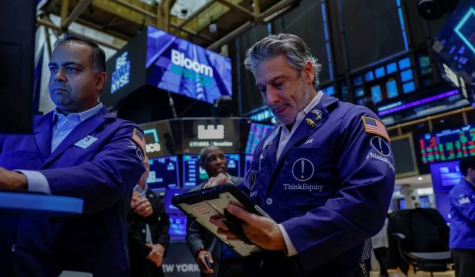 US job growth falls short of expectations in September, but job market remains stable