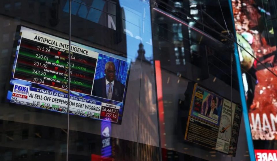 S&P 500 and Nasdaq end sharply lower as revived AI doubts spark tech sell-off S&P 500 and Nasdaq end sharply lower as revived AI doubts spark tech sell-off