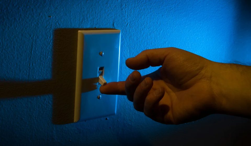 Electric bills force 1 in 5 Americans to cut back on grocery spending
