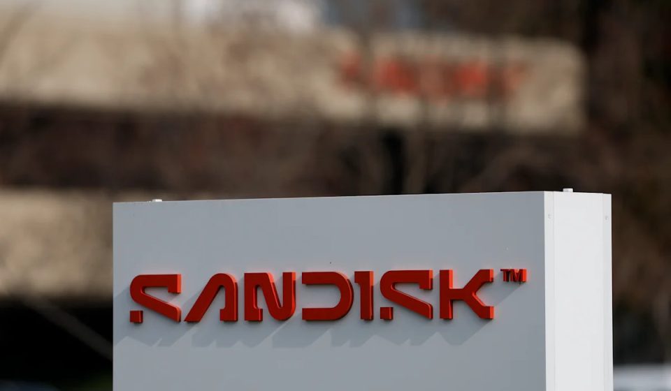 Live Earnings Updates: Sandisk Posts Strong Earnings, Announces 8-for-1 Stock Split