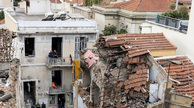 Ian Alexander Kirkpatrick, formerly of Huntington, and his wife, Florida Hoxha, among 4 Americans killed in Greece explosion Ian Alexander Kirkpatrick, formerly of Huntington, and his wife, Florida Hoxha, among 4 Americans killed in Greece explosion
