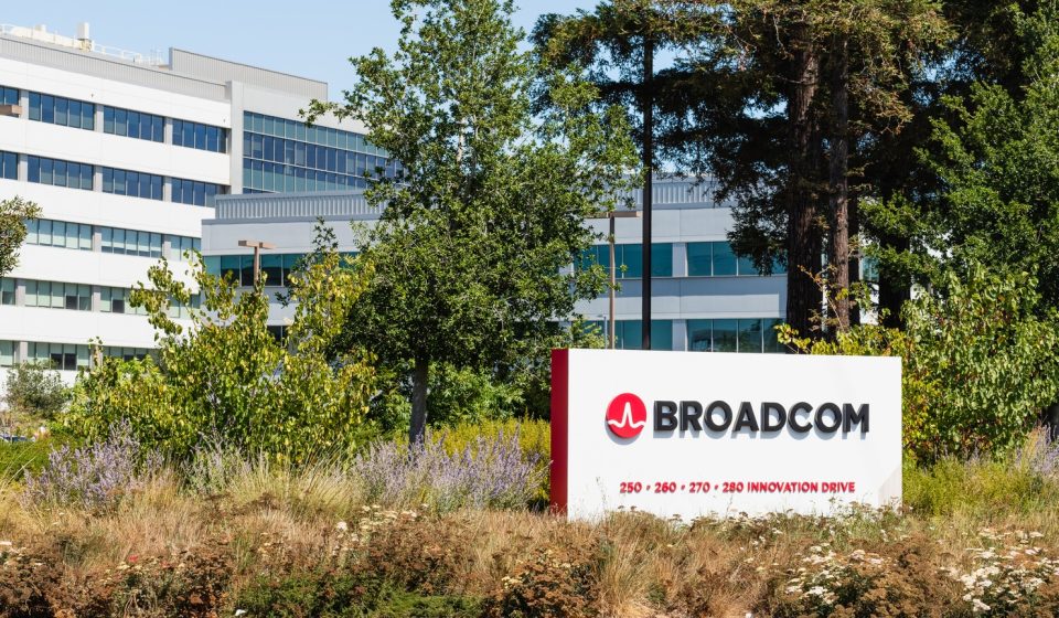 Broadcom: Prepare for a Breakout (NASDAQ: AVGO) – Seeking Alpha Broadcom: Prepare for a Breakout (NASDAQ: AVGO) - Seeking Alpha