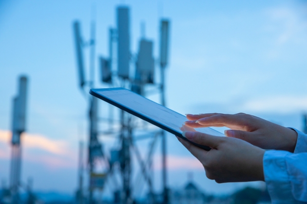 SpaceX reportedly targets 80,000 cell sites for its wireless network; AT&T, Verizon and T-Mobile drop out (SPCX: NASDAQ)