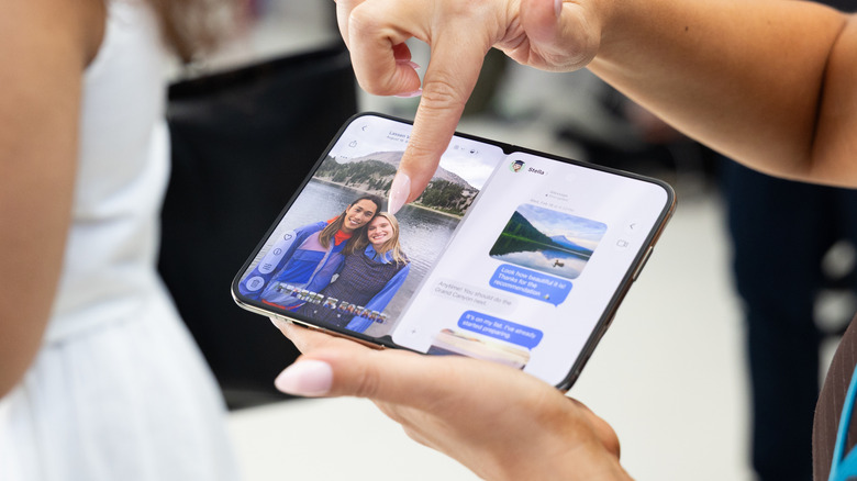 iPhone Duo vs. iPad Mini: Which Apple Device is Best for You?
