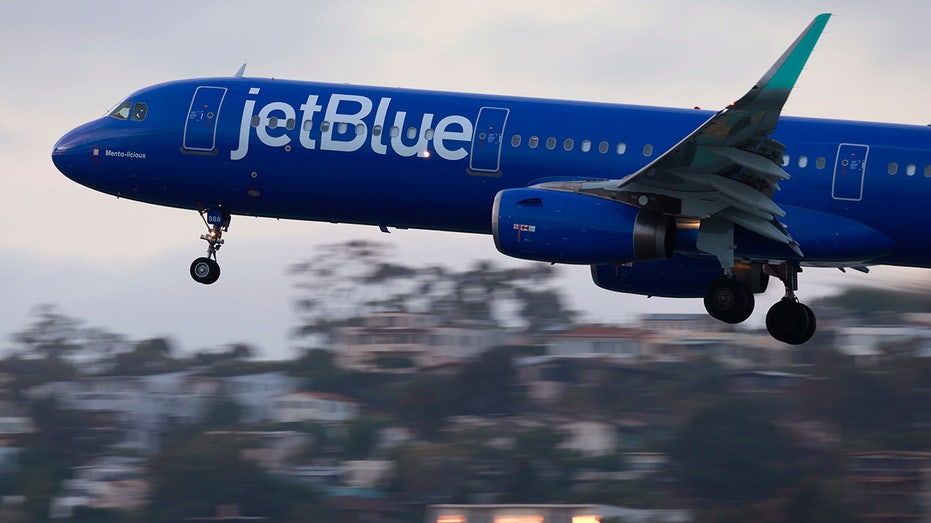 JetBlue creditors reportedly hire advisors as airline faces growing debt pressure