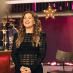 Store responds after Kelly Clarkson says staff treated her like Julia Roberts' 'Pretty Woman' character