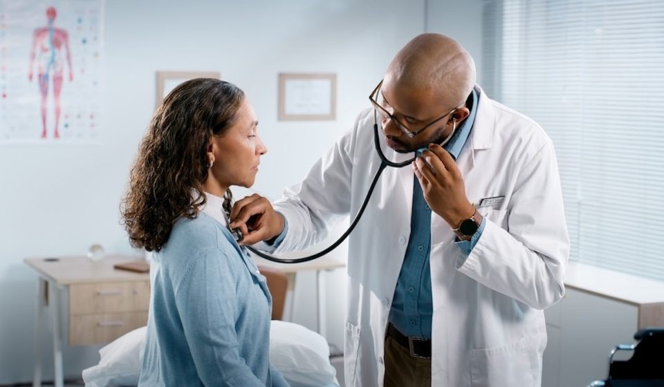 Lung cancer screening with CT scan can reduce risk of death by 20%, doctor says