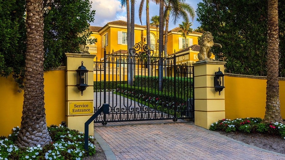 Secret Palm Beach 'ghost' market displaces $300 million mega-mansions