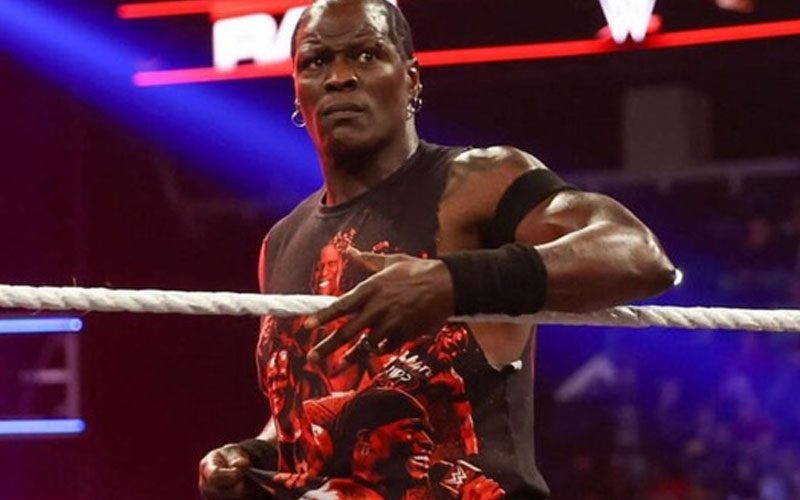 R-Truth's Injury Status Update After WWE SmackDown Match Ends Early