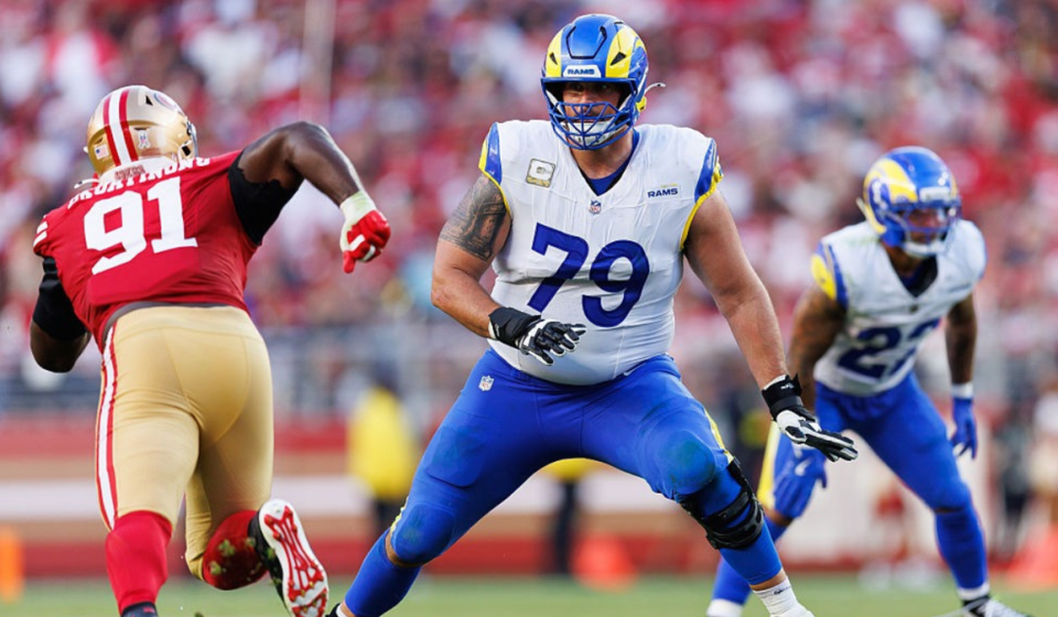 Former Los Angeles Rams offensive lineman Rob Havenstein hunts and kills huge bear in Alaska