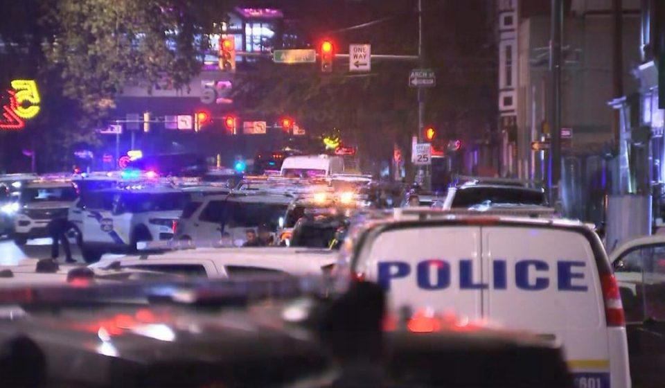 2 Philadelphia police officers shot, suspect in custody