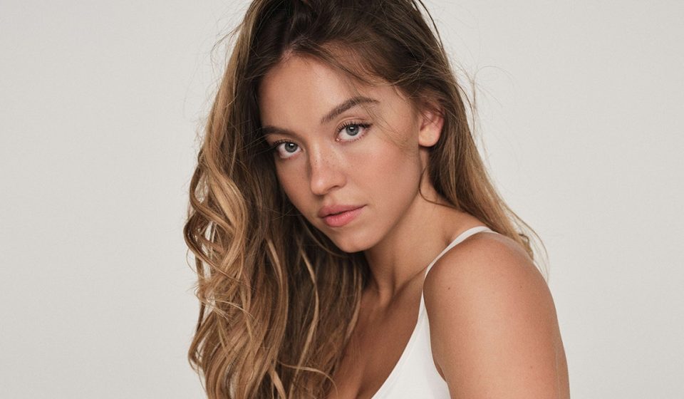 Sydney Sweeney Stars in Home Alone-Inspired SYRN Holiday Campaign