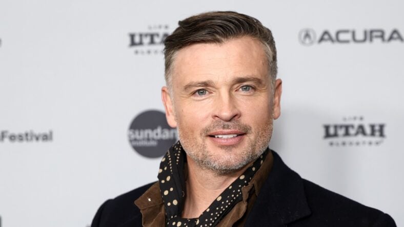 Tom Welling reacts to viral hotel photo, jokes Michael Rosenbaum